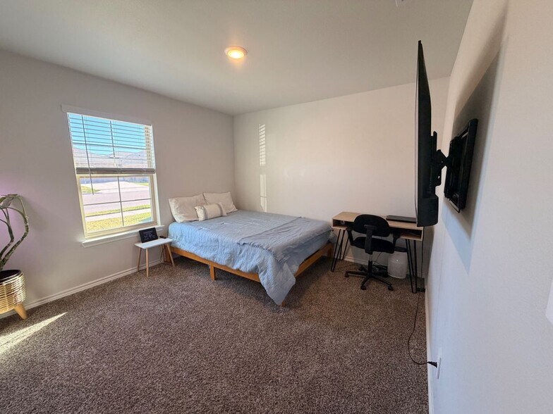 Building Photo - 2765 Excelsior Blvd