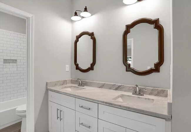 Building Photo - 5018 Wilburn Ave