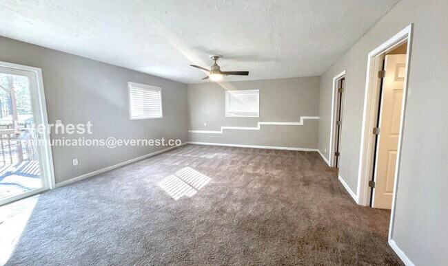 Building Photo - 460 Ward Rd