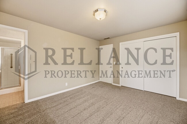 Building Photo - 6517 E Elm St