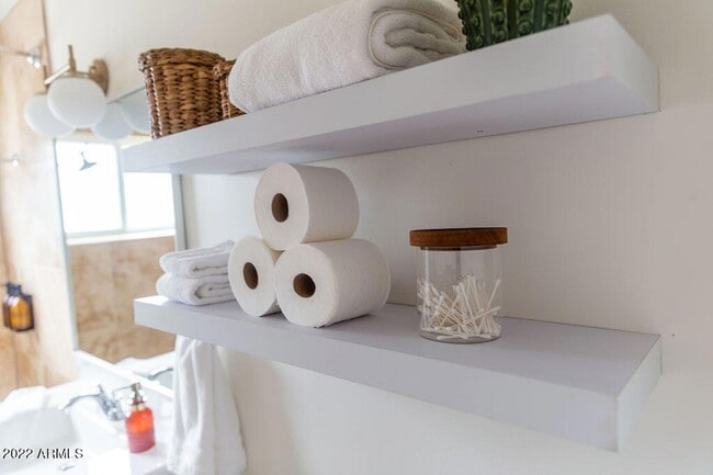 Building Photo - 1148 E Glenn Dr