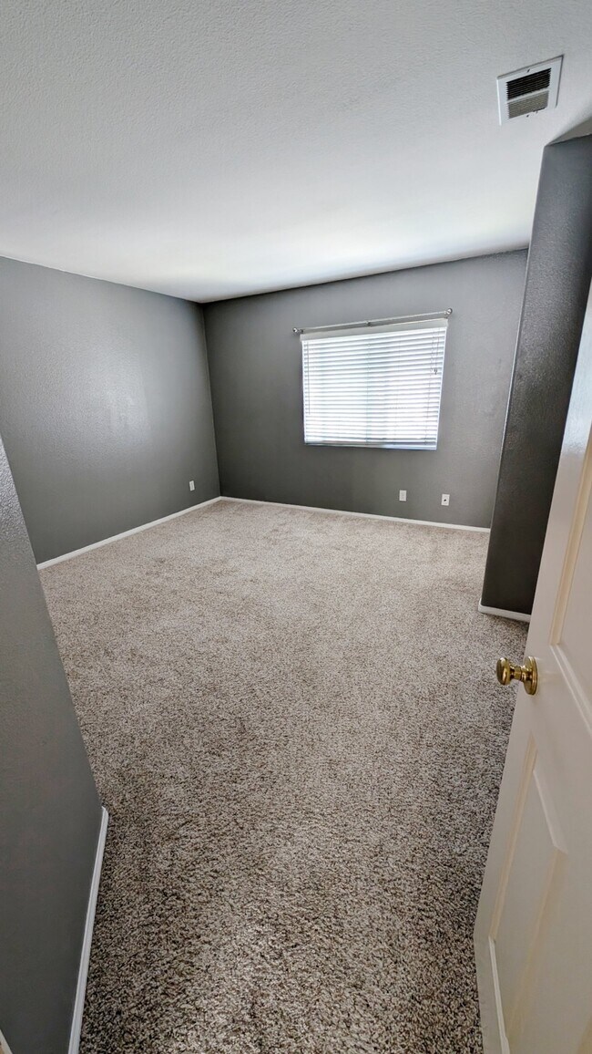 Building Photo - 11055 Kika Ct