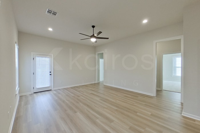 Building Photo - 14010 Rosewell St