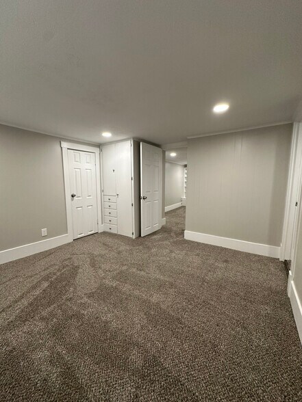 Building Photo - 63 E Poplar St