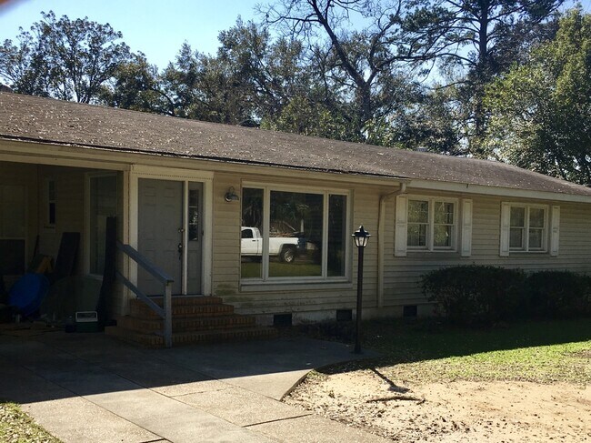 Building Photo - 1903 Crabapple Dr