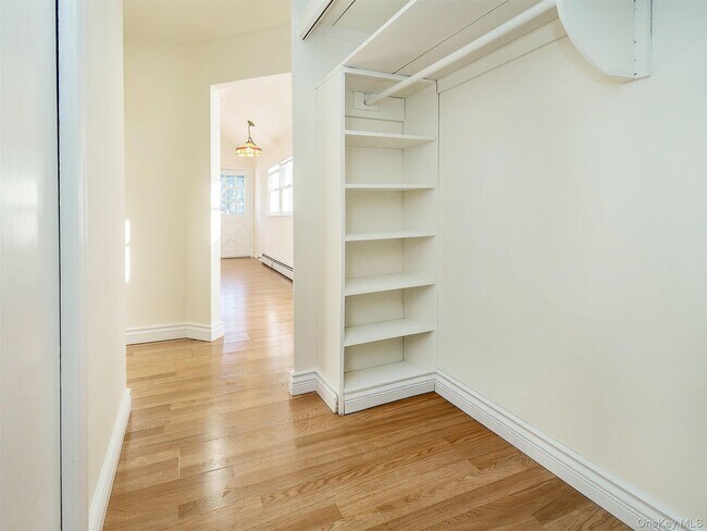 Building Photo - 12 Rams Hill