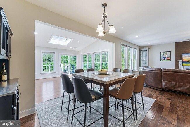 Building Photo - 22507 Bowens Wharf Pl