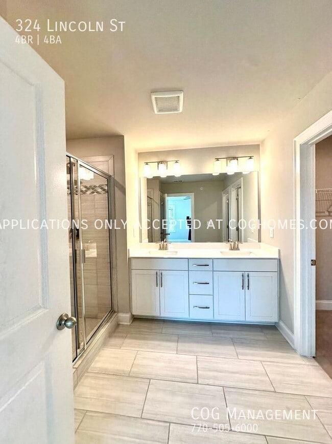 Building Photo - 324 Lincoln St