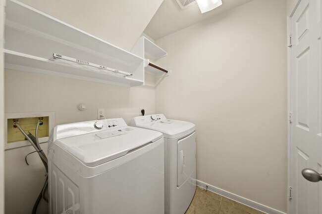 Building Photo - 24430 Silverton Valley Ln