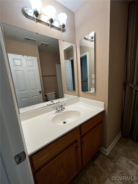 Building Photo - 8161 Creekside Village Dr
