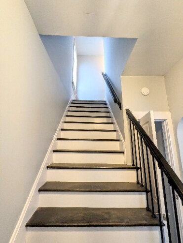 Building Photo - Updated 3 bedroom 2 bathroom in Cincinnati