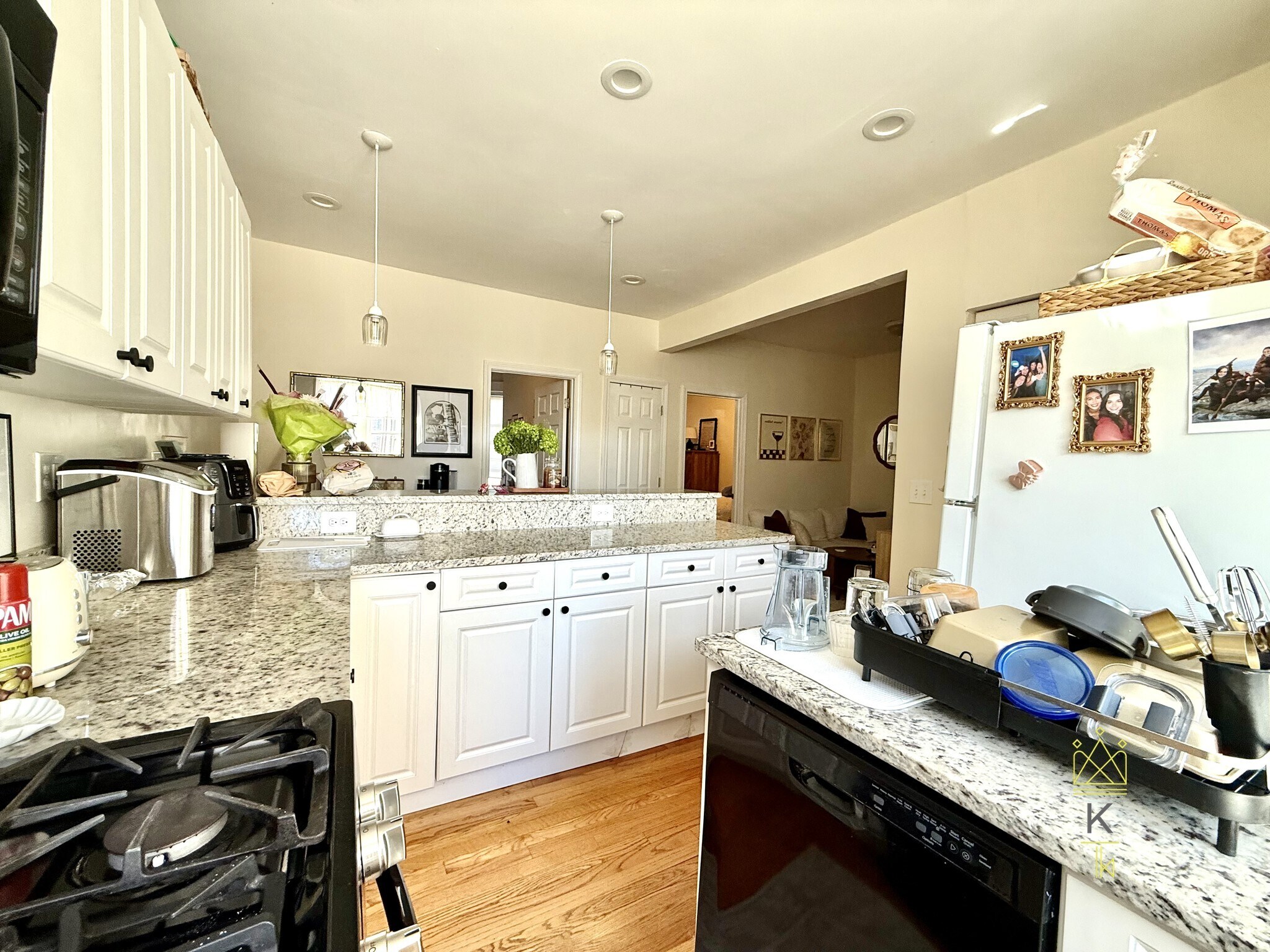 Building Photo - 1872 Commonwealth Ave