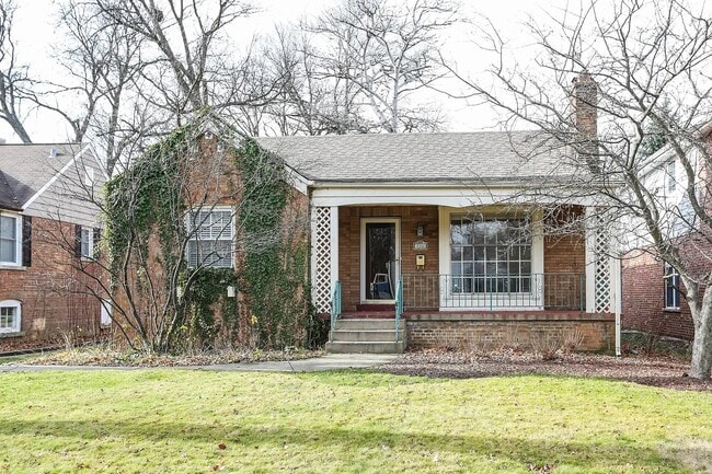 Building Photo - 226 S Prospect Ave