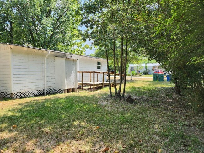 Building Photo - 728 Hudson Rd