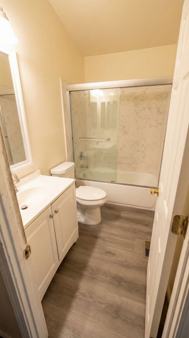 Building Photo - Utilities Paid: 3 Bed Laurel District Apartment with Modern Updates