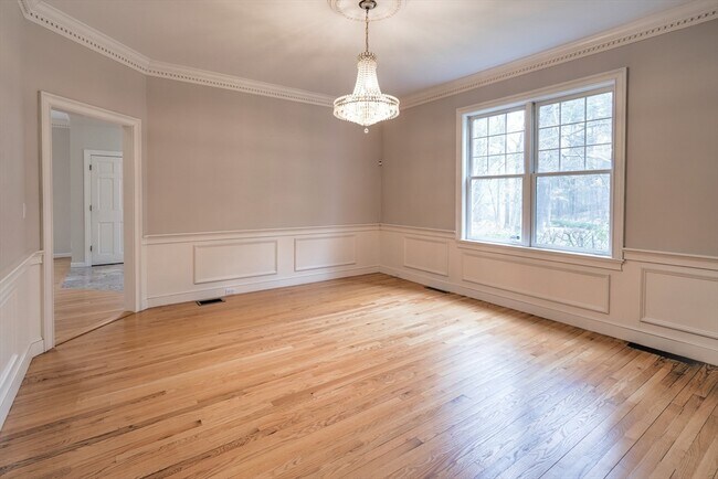 Building Photo - 41 Carriage Way