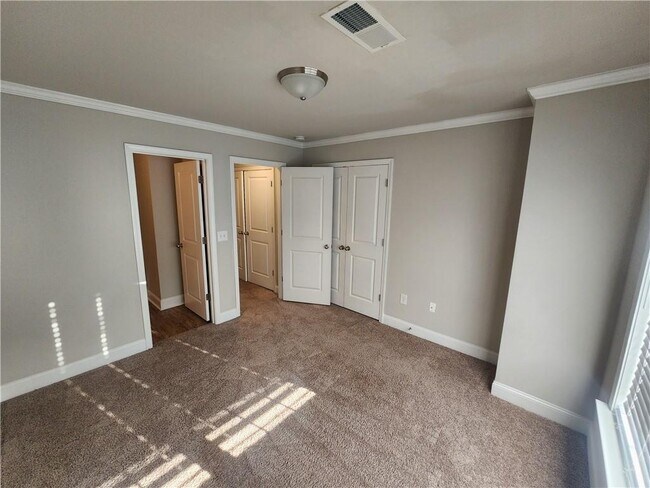 Building Photo - 187 Plaza Park Walk