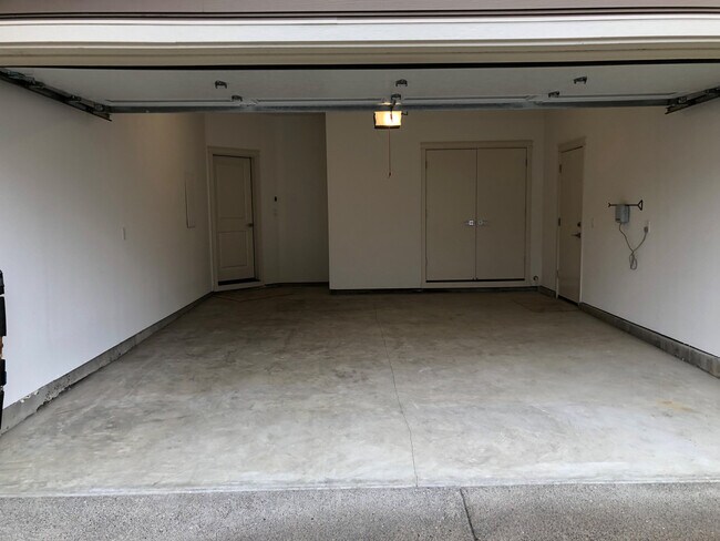 Building Photo - 2160 NW 161st Ave