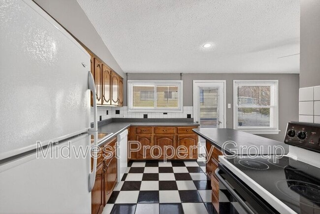 Building Photo - 175 Taney Dr