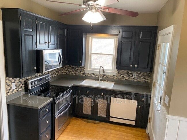 Building Photo - 4221 Harriet Ave