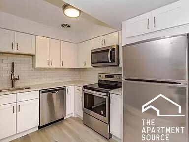 Building Photo - 744 W Gordon Terrace