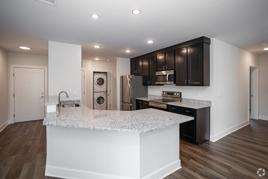 2BR, 2BA - 1,151SF - Evergreen Apartments