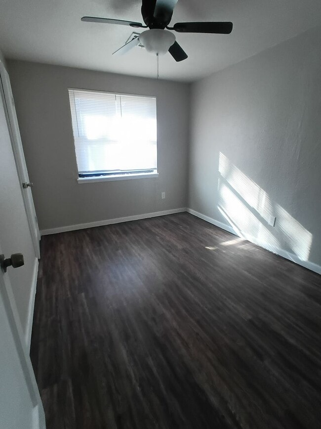 Building Photo - Cute Remodel - Midwest City Schools!