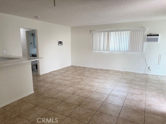 Building Photo - 685 E Vista Chino