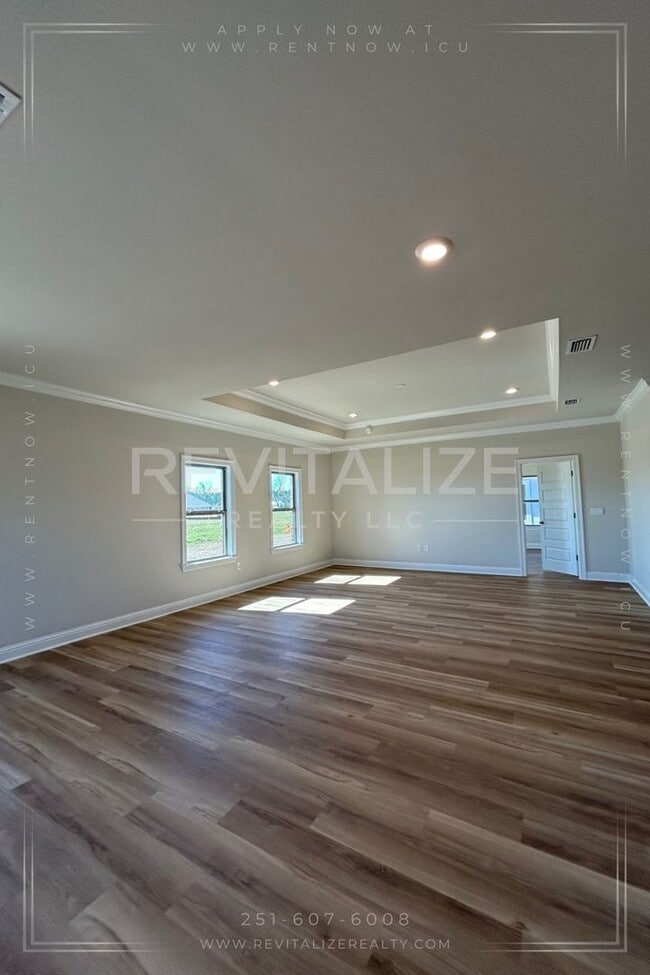 Building Photo - Brand-New 5BR Fairhope Home on Corner Lot with Garage