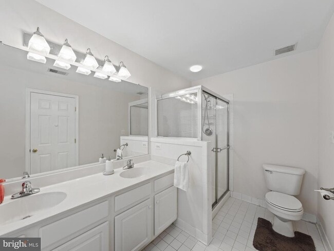 Building Photo - 43103 Lake Ridge Pl