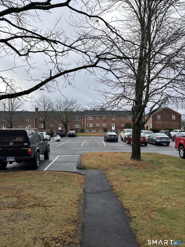 Building Photo - 49 Grandview Dr