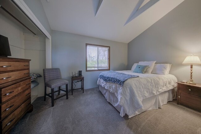 Building Photo - 404 Colorado Dr