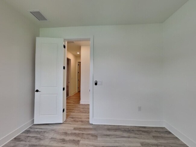 Building Photo - 26473 Explorer Rd