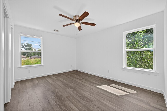Building Photo - 9405 Madera Rd