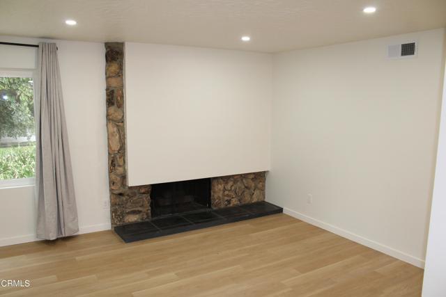 Building Photo - 9642 Yolanda Ave