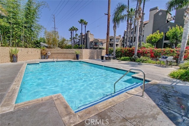 Building Photo - 310 Lake St