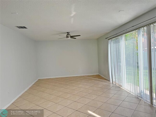 Building Photo - 15810 SW 48th Manor