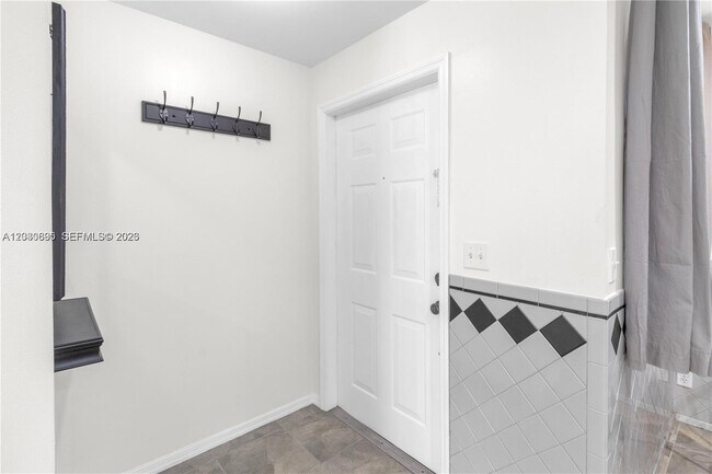 Building Photo - 1393 Barcelona Way