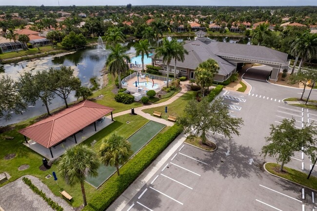 Building Photo - ** REFLECTION LAKES ** 4 BED / 2 BATH - PO...