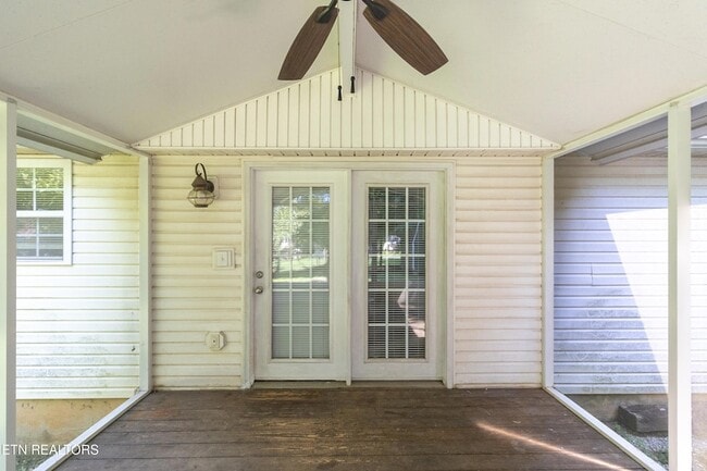 Building Photo - 7005 Buddy J Ln