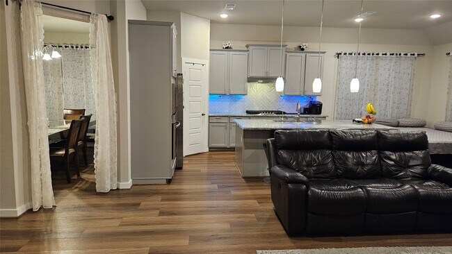 Building Photo - 18218 Bluebird Br Ln