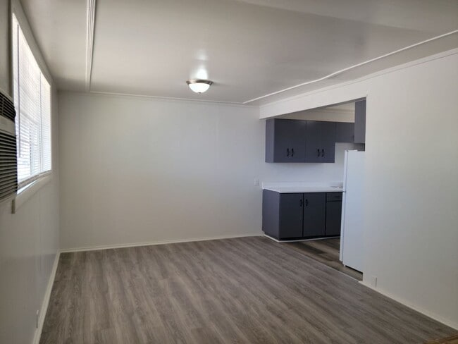 Building Photo - 2 bedroom condo in Overton