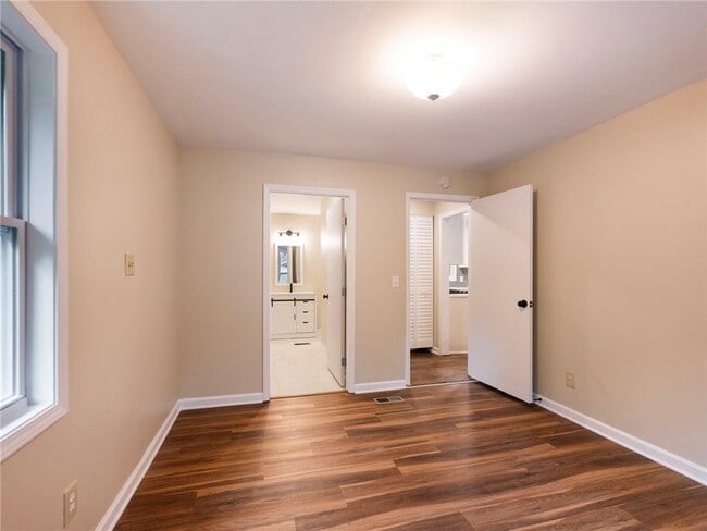 Building Photo - 2949 Judylyn Dr