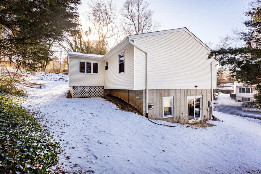 Building Photo - 6571 11th St