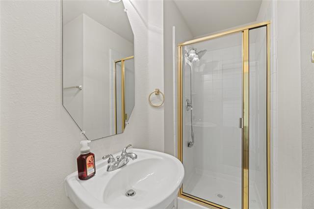 Building Photo - 9862 Red Cedar Dr