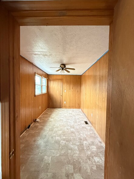 Building Photo - 51 Carey St