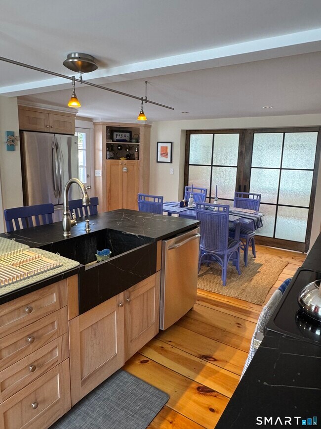 Building Photo - 84 Waterside Ln