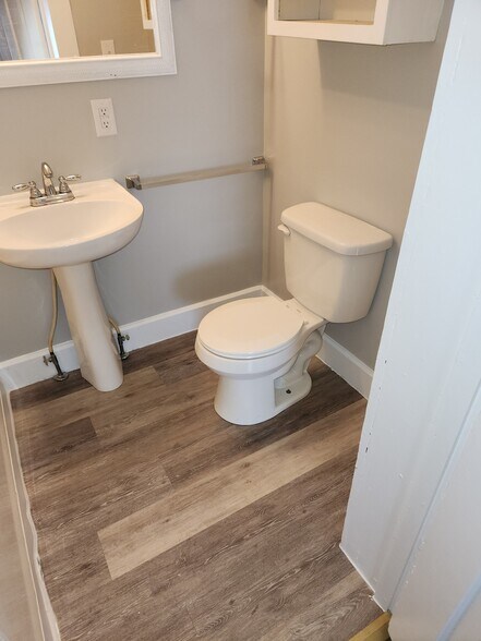 Building Photo - 125 Meyers Ave