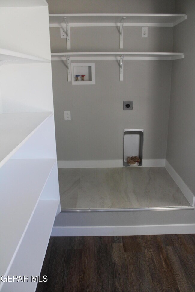 Building Photo - 3133 Fierro Dr