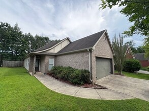 Building Photo - For Rent